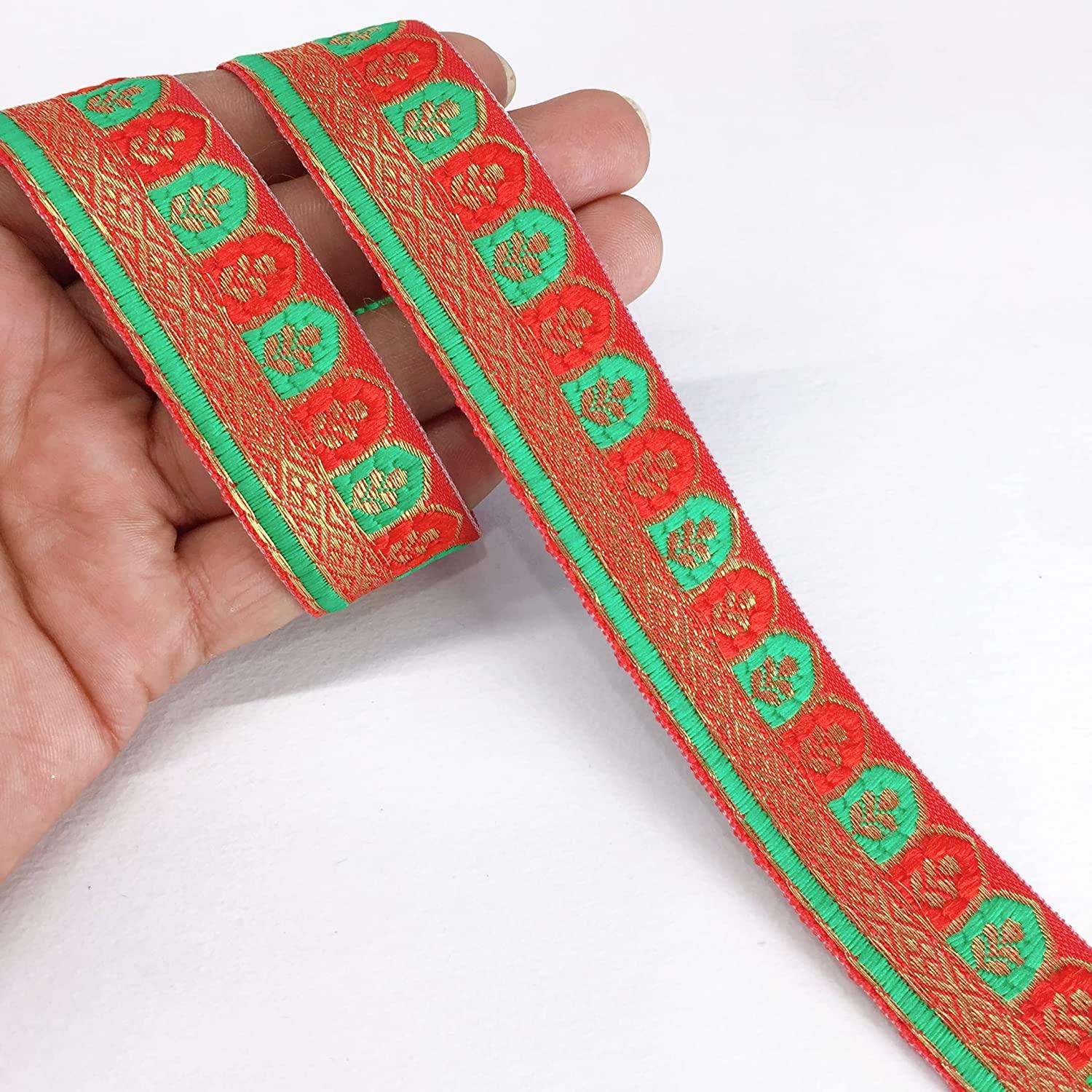 25mm Jacquard, shown on white cotton